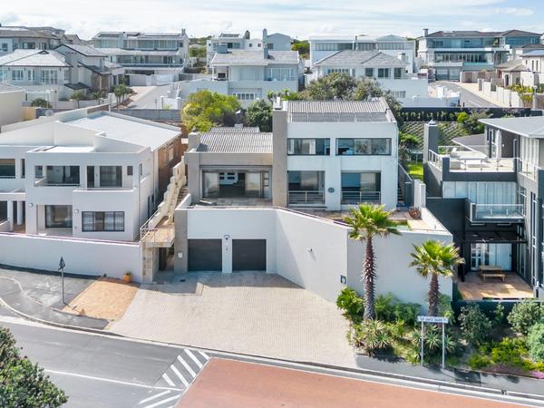 Property For Sale in Bloubergstrand, Cape Town