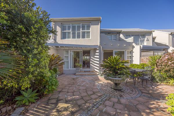 Duplex For Sale in Woodbridge Island, Milnerton
